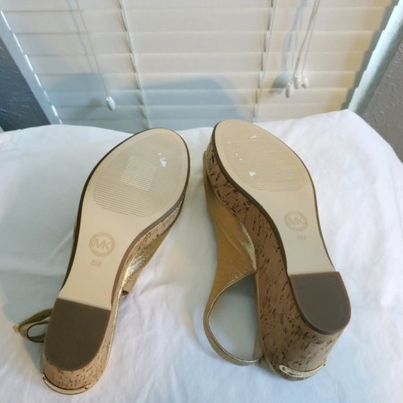 NWOT!! Gold Michael Kors Wedge Sandals - Picture 11 of 12